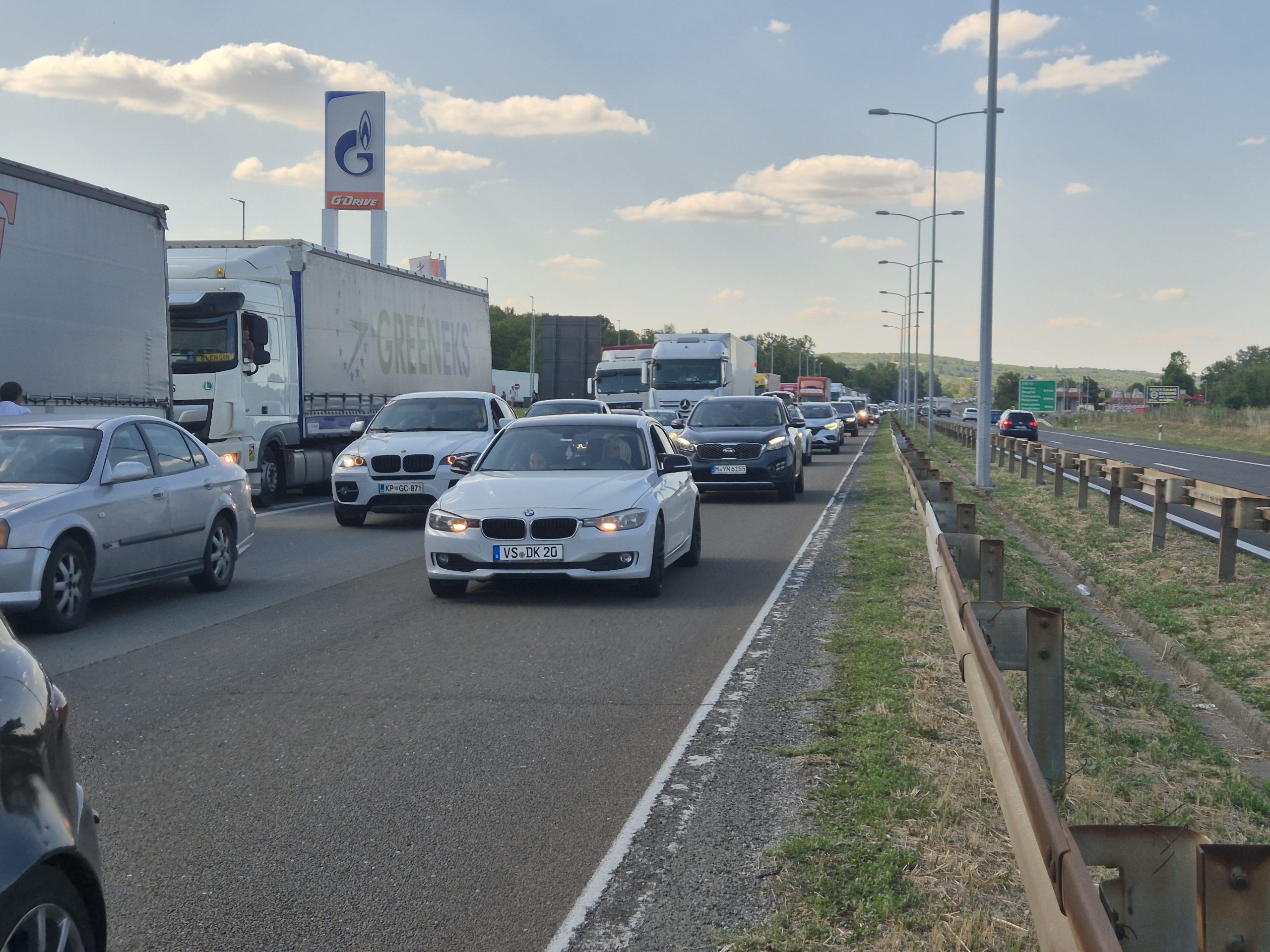 Velika Plana Otoyolundaki Araç Kuyrukları