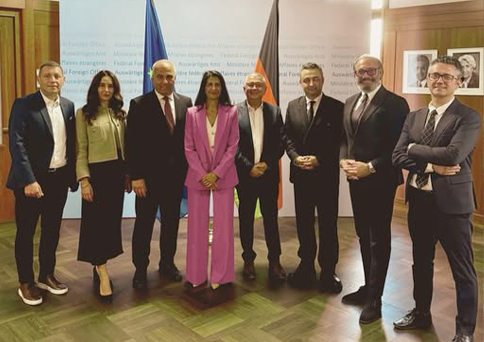 ATİAD Berlin'deki önemli ziyaretleri sırasında çekilen bir fotoğraf
