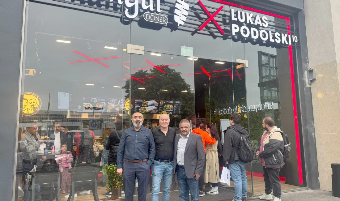 Mangal Döner x Lukas Podolski markası Hollanda’daki ilk şubesini Rotterdam’da