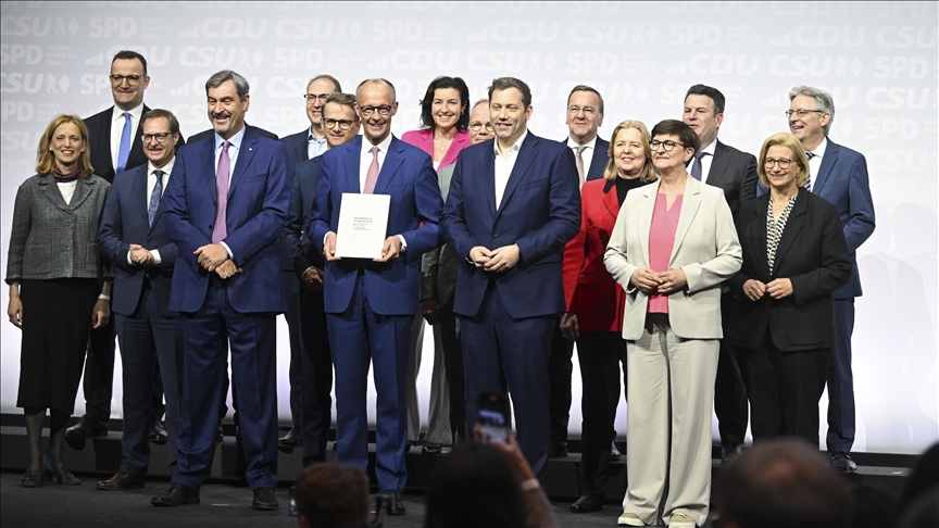 Almanya’da Hristiyan Birlik (CDU/CSU) partileri ile Sosyal Demokrat Parti (SPD)