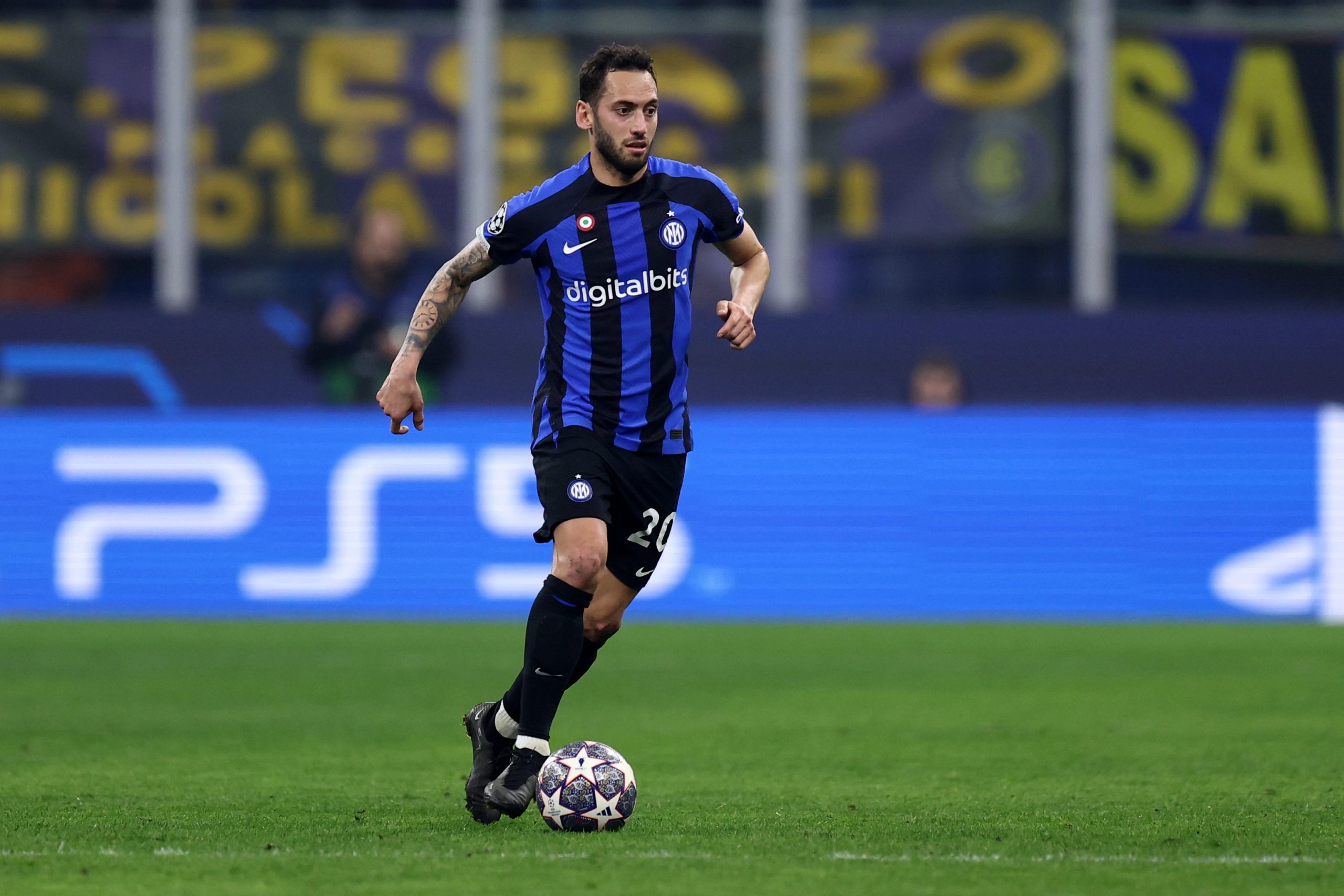 Milli futbolcu Hakan Çalhanoğlu, UEFA Şampiyonlar Ligi finalinde 2. kez