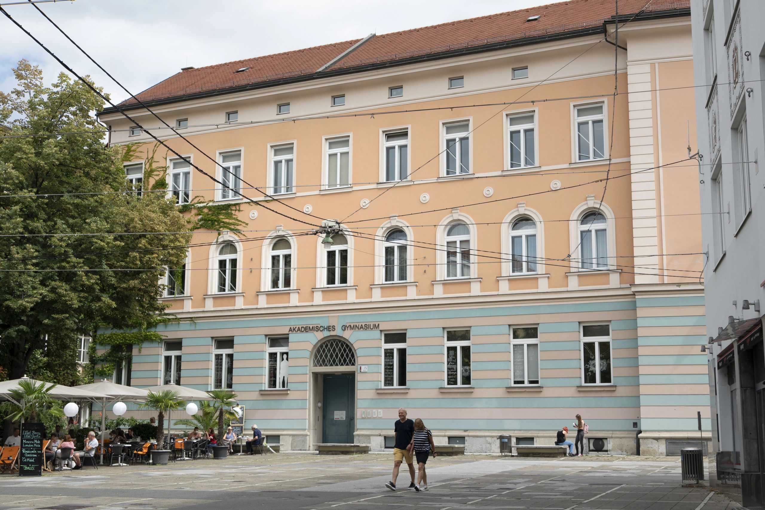 Polis Sözcüsü Fritz Grundnig, Graz kentindeki Dreierschützengasse’de bulunan bir okulda