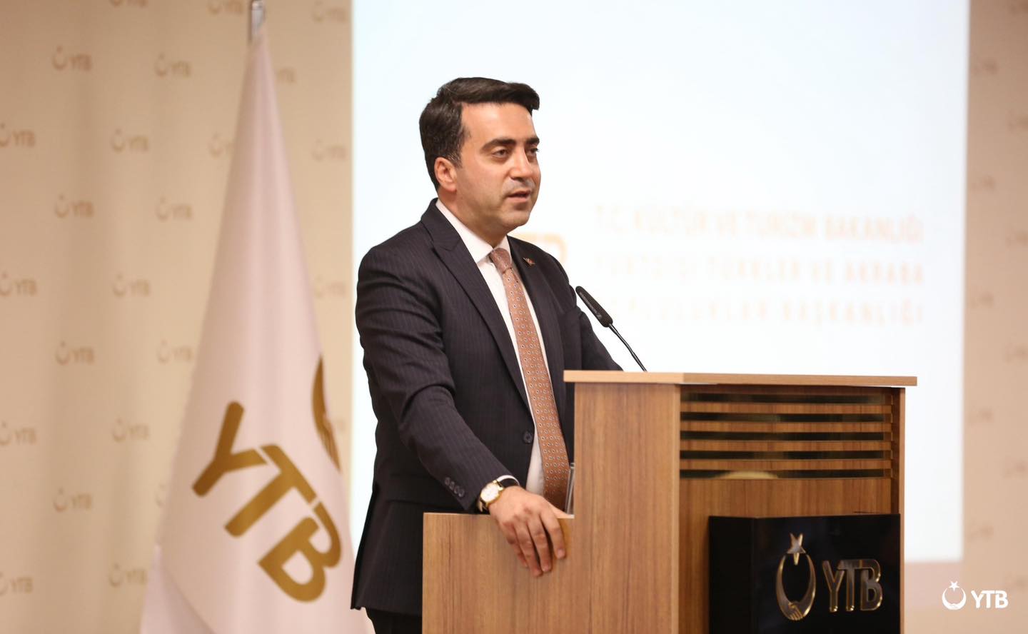 Yurtdışı Türkler ve Akraba Topluluklar Başkanlığı (YTB) Başkanı Abdulhadi Turus,