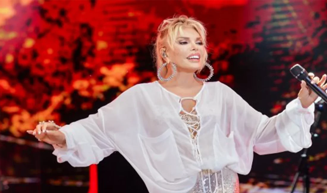 Türk pop müziğinin efsane ismi Ajda Pekkan, son konserinde sahne