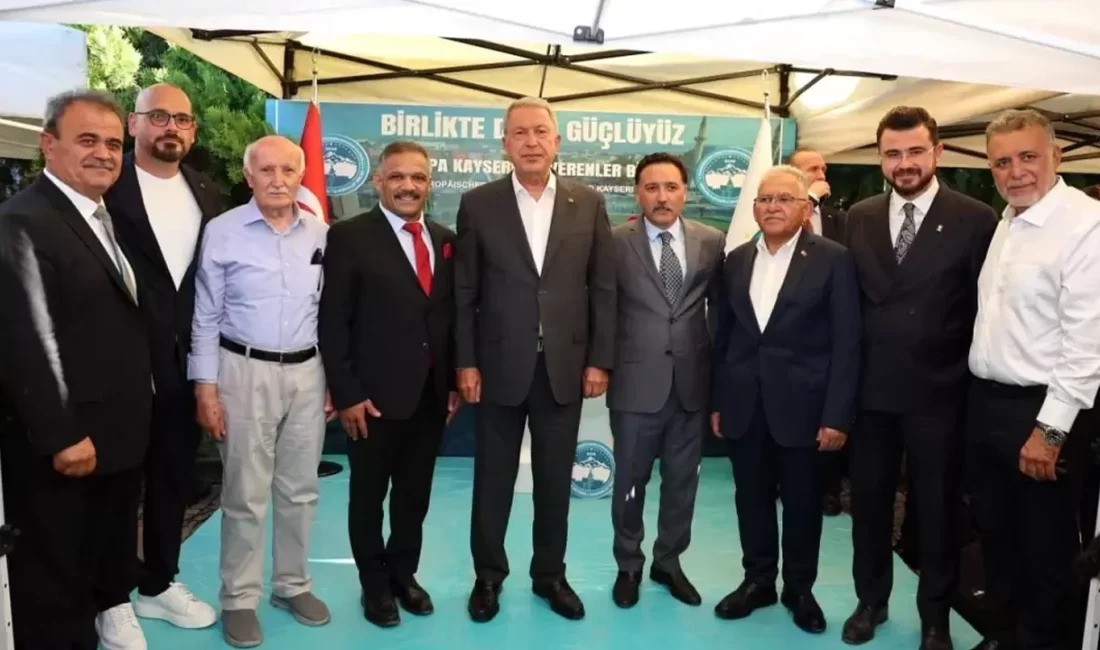 Kayseri’nin simgelerinden biri olan 119 yıllık tarihi saat kulesi, artık