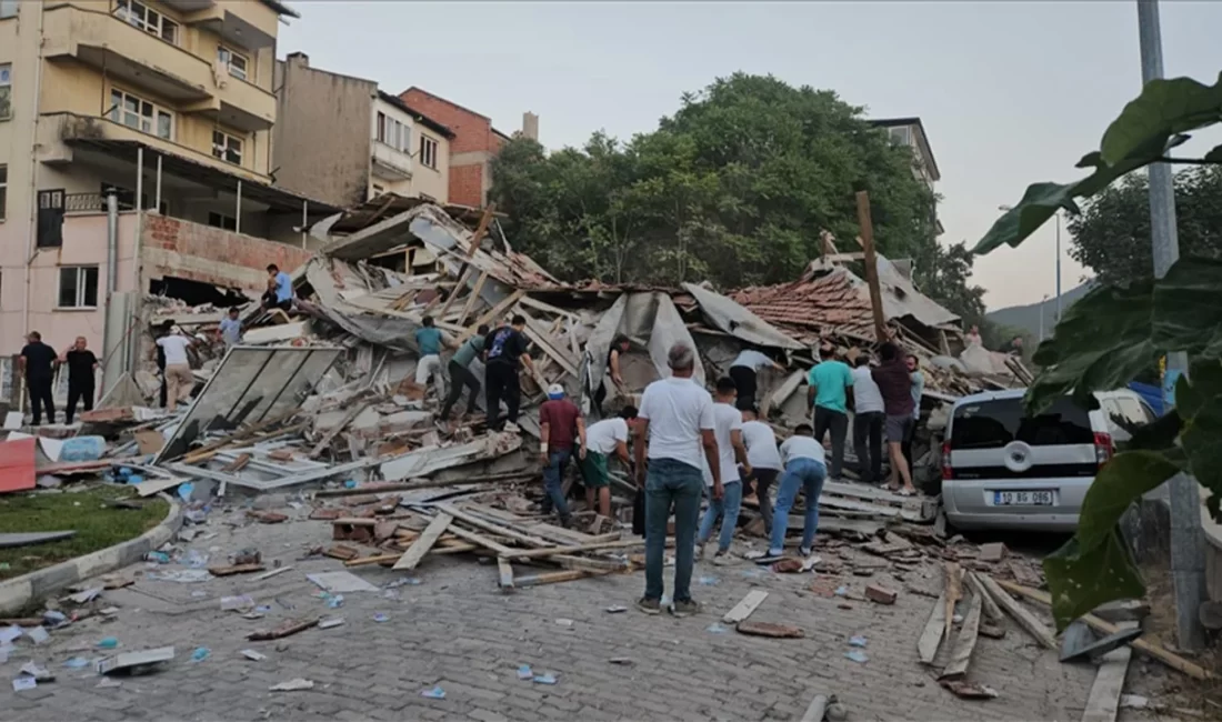 Bugün akşam saat 19.53’te Balıkesir’in Sındırgı ilçesinde 6,1 büyüklüğünde bir