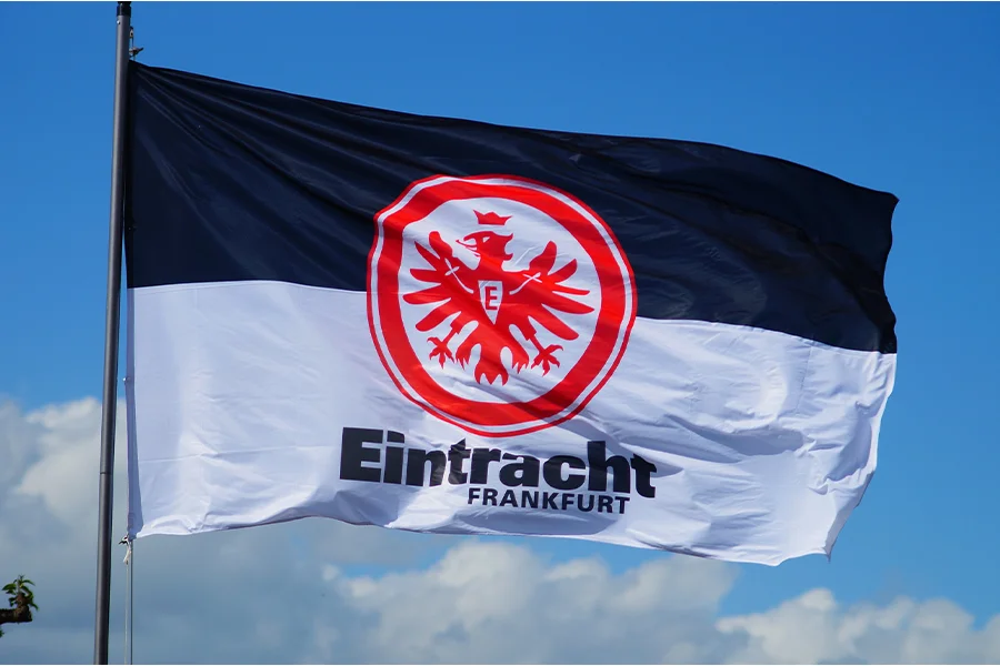 Can Uzun, Eintracht Frankfurt formasıyla sahne aldığı ilk maçta futbolseverleri