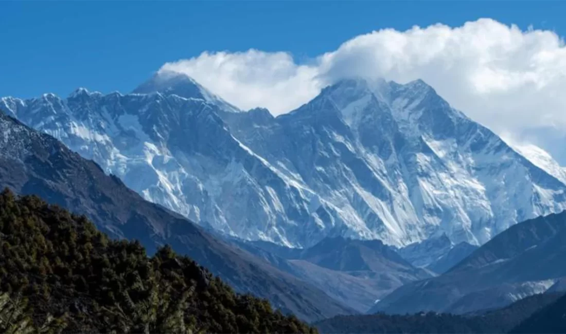 Nepal, Himalayalar’daki turizmi canlandırmak amacıyla tarihi bir karar alarak, gelecekteki