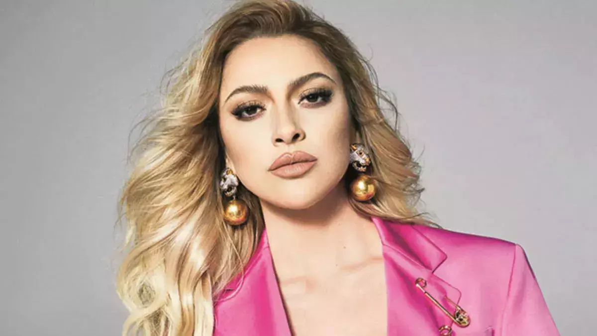 Türk pop müziğinin parlayan yıldızı Hadise, son günlerde sosyal medyadaki