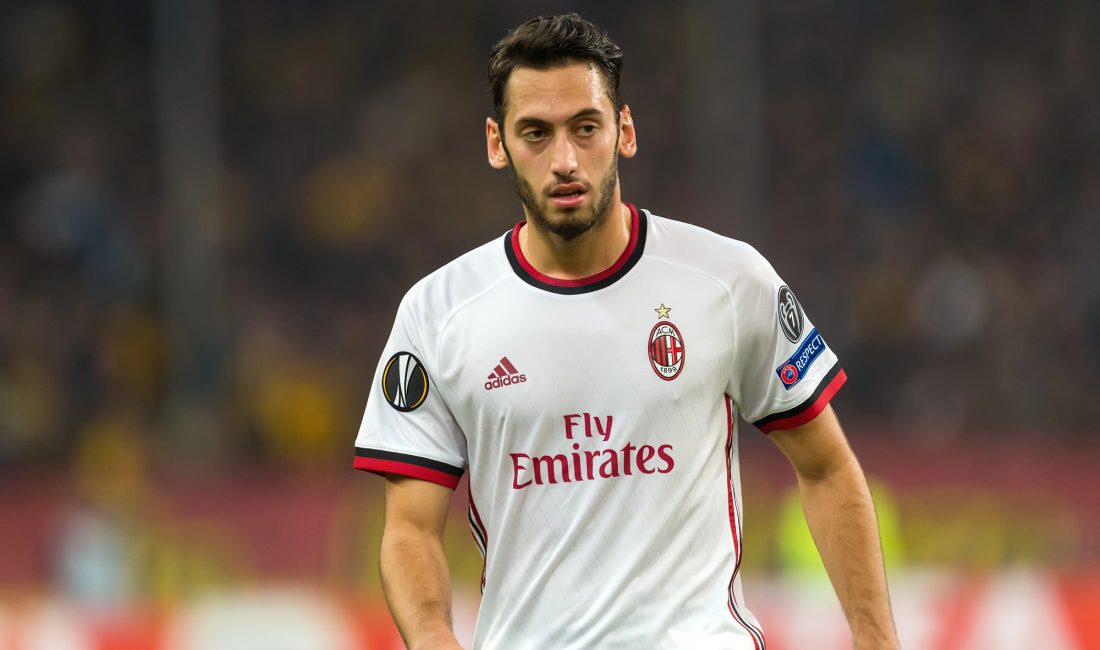 İtalya Serie A’nın gözde isimlerinden Hakan Çalhanoğlu, Türkiye’ye geri dönme