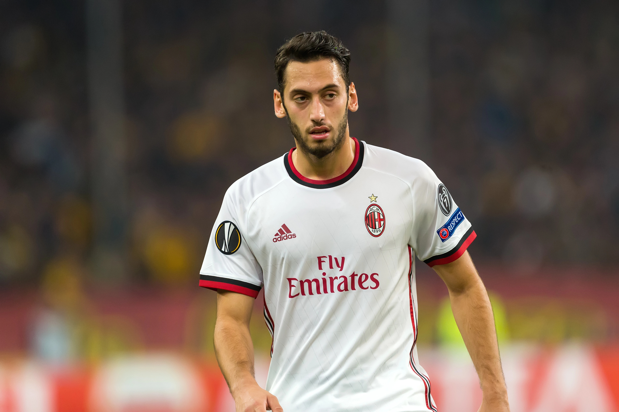 İtalya Serie A’nın gözde isimlerinden Hakan Çalhanoğlu, Türkiye’ye geri dönme