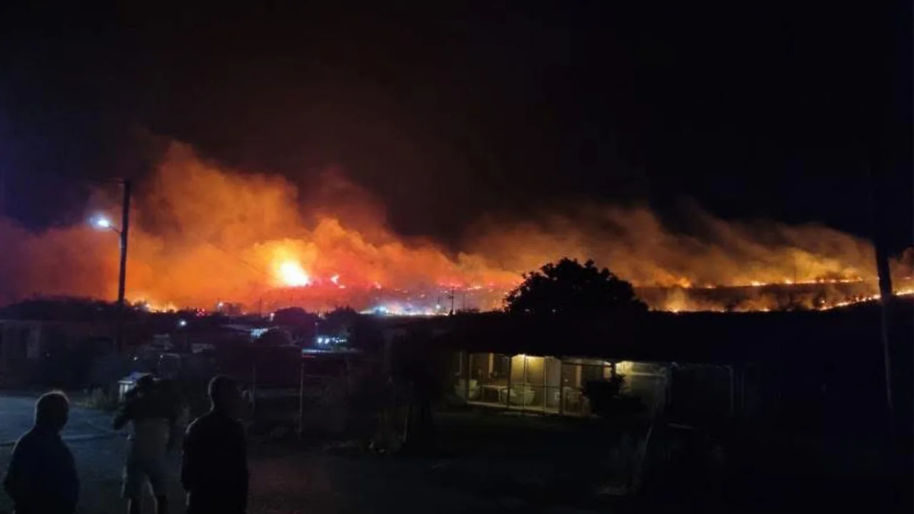 Yunanistan’ın Ege Denizi’nde yer alan Semendirek Adası’nda bu akşam saat
