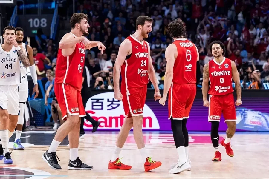 A Milli Erkek Basketbol Takımı, EuroBasket 2025 yarı finalinde büyük