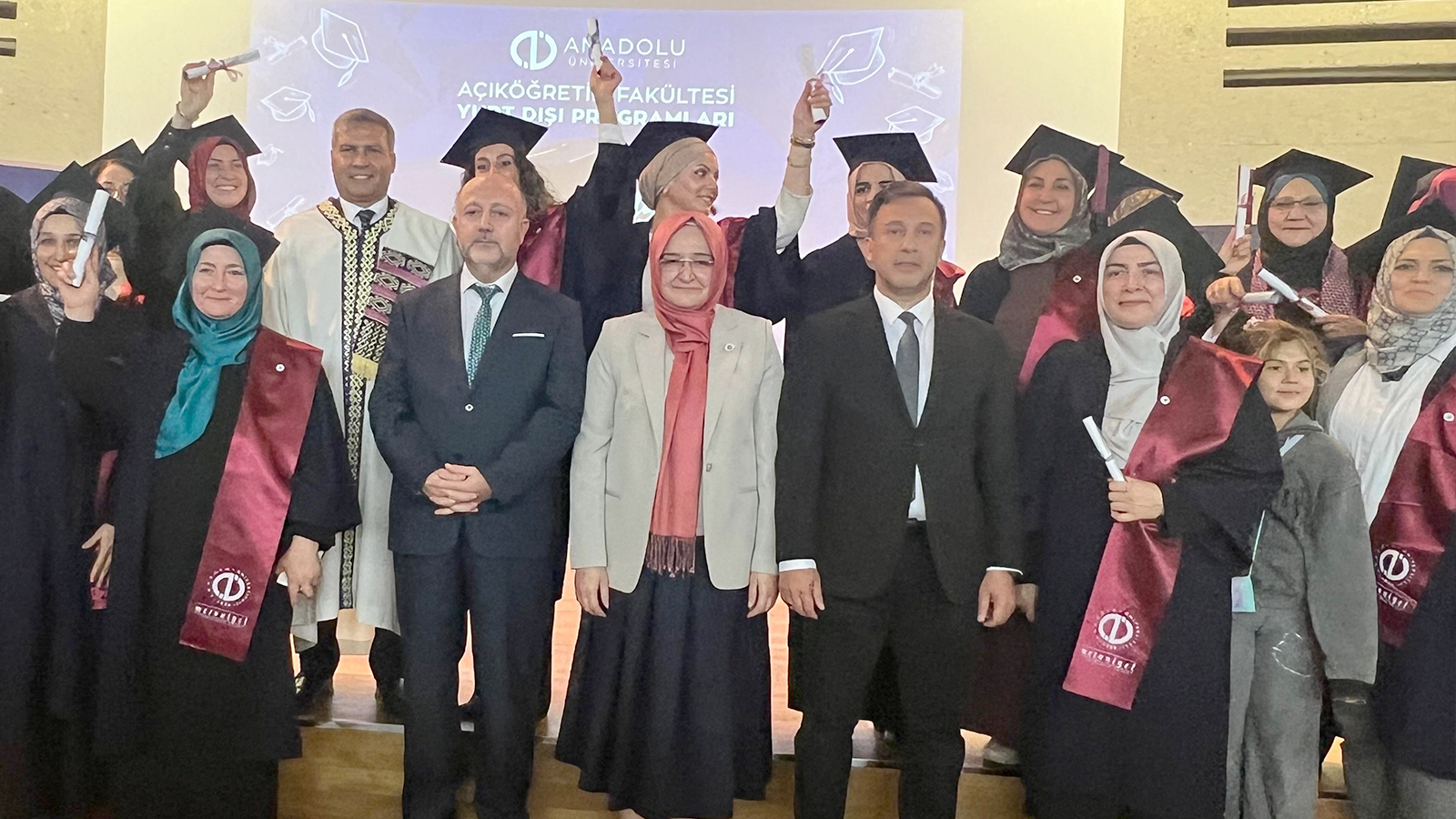 Anadolu Üniversitesi Almanya’da 38. Yıl Mezuniyet Töreni düzenledi