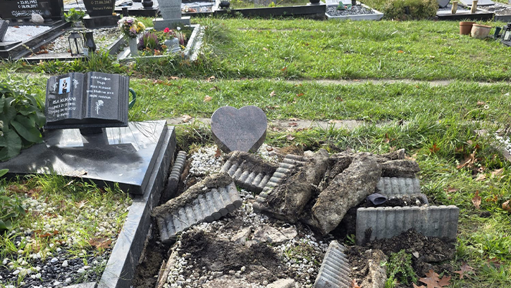 Essen’de Müslüman mezarlığına çirkin saldırı: Mezarlar tahrip edildi