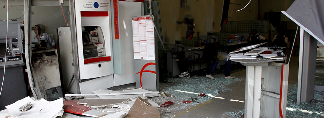 Witten’de sabaha karşı patlama: Banka şubesi savaş alanına döndü