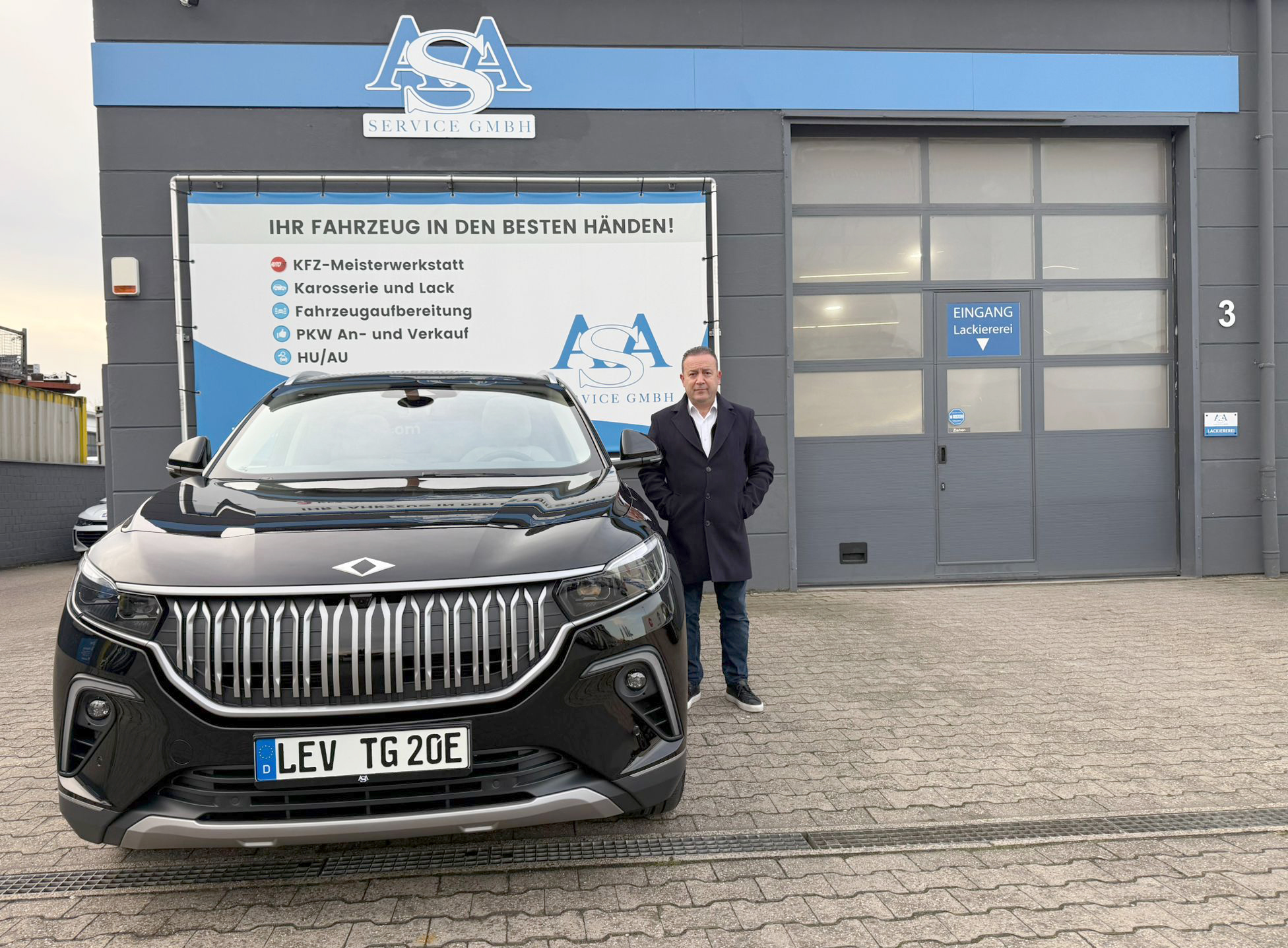 Türk İş İnsanı Ali İnceören, TOGG’u Leverkusen yollarına taşıdı