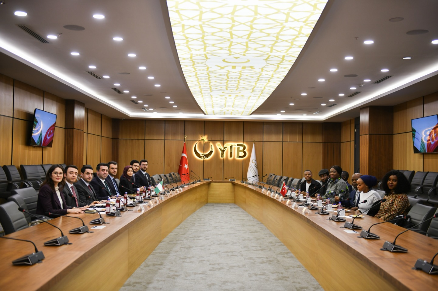 Başkan Turus, uluslararası diaspora temsilcilerini YTB’de ağırladı