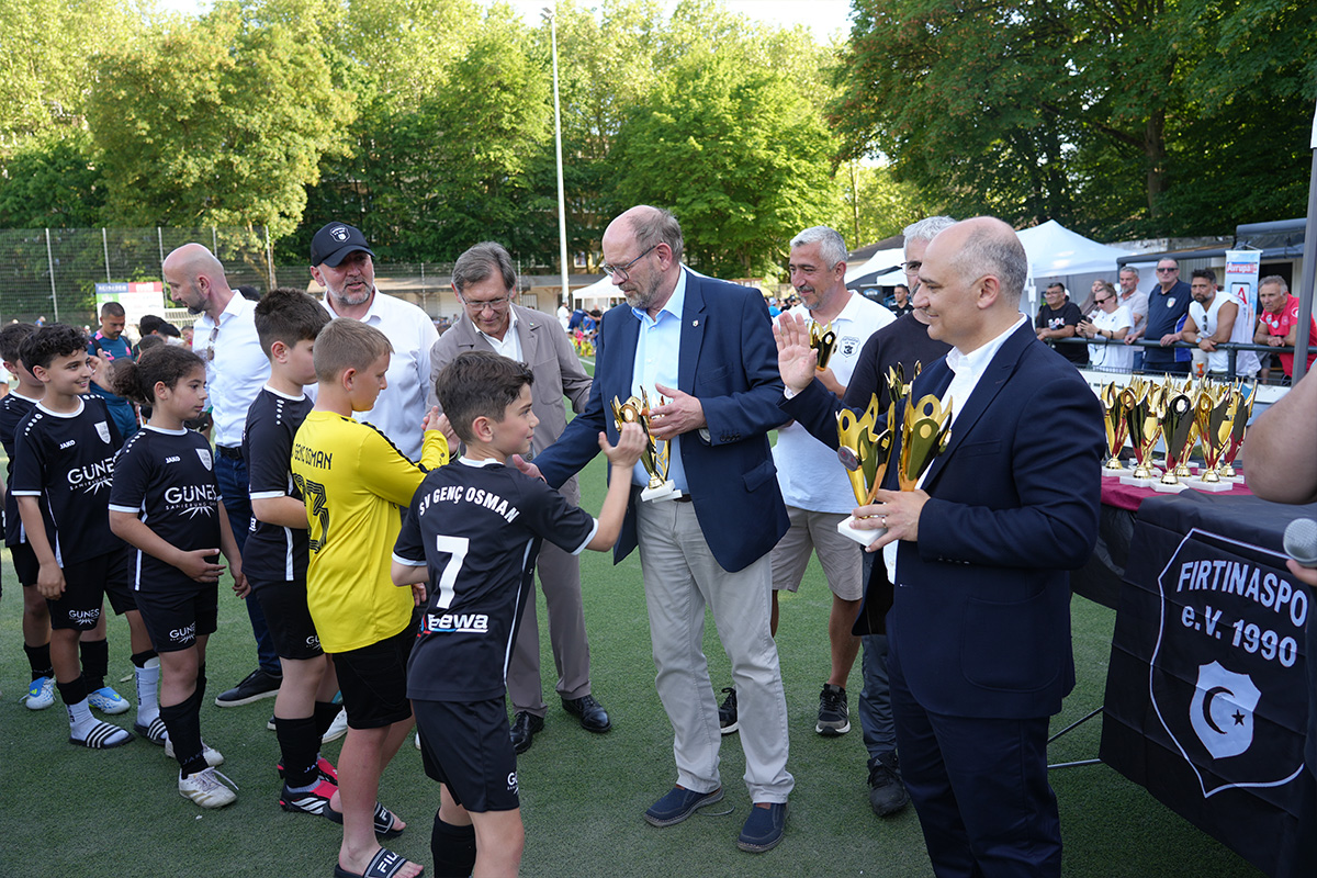 Essen Başkonsolosluğu’nun 60. Yıl kutlamalarında futbol heyecanı zirveye çıktı