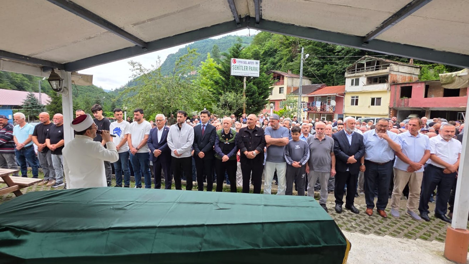 UID Köln Başkanı Hüseyin Garaçoğlu Trabzon'da son yolculuğuna uğurlandı