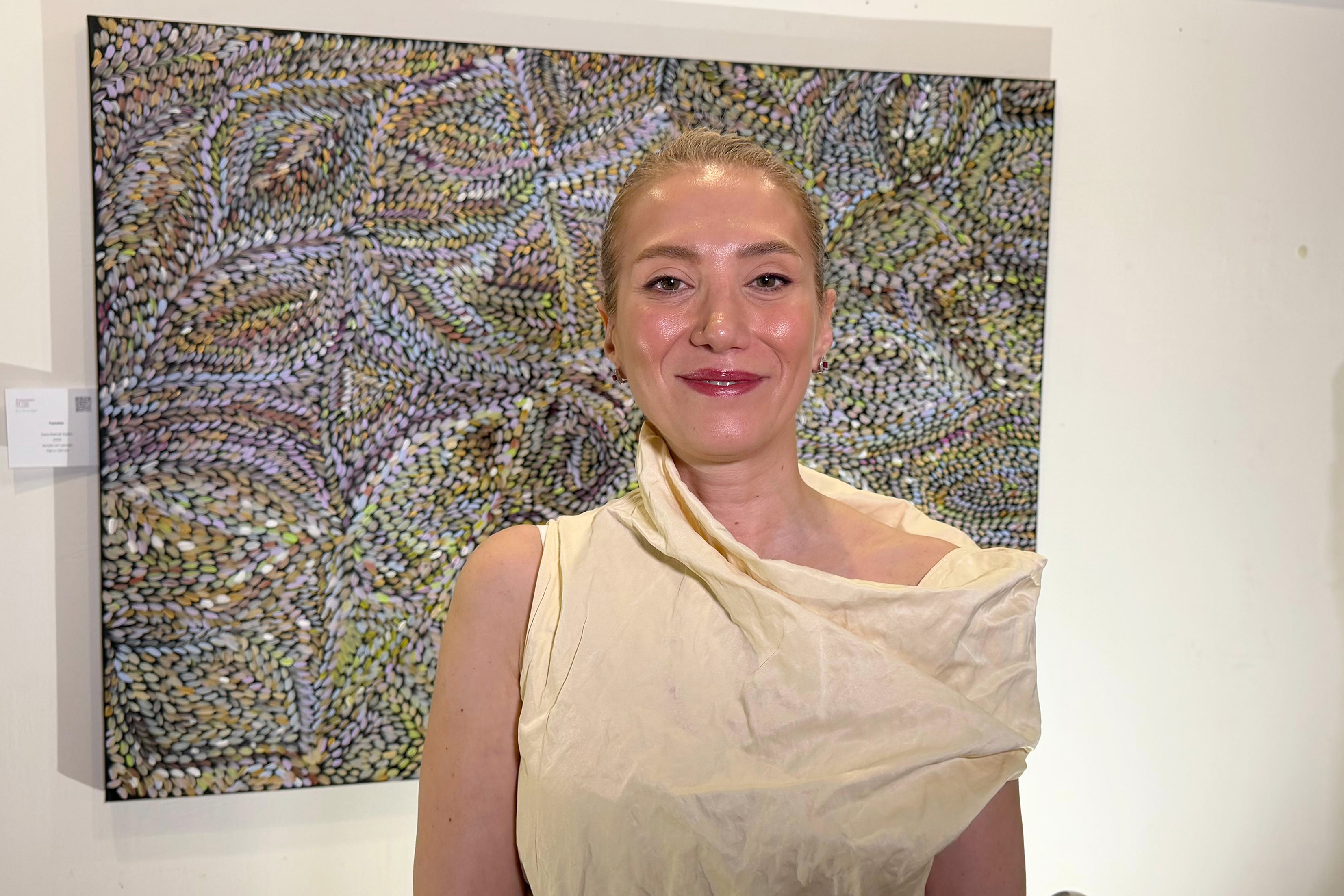 Sara Kamali Aydın’ın sanat yolculuğu Essen’de “Lalelerin Fısıltısı” ile devam ediyor