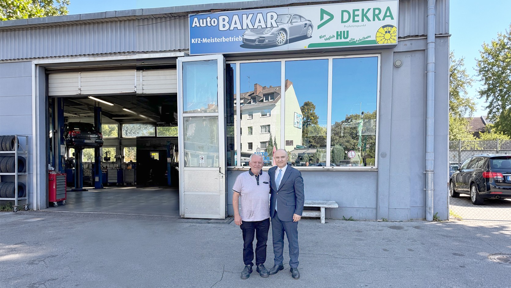 Essen Başkonsolosu Aydın, otomotiv sektörünün önemli isimlerinden Bakar'ı ziyaret etti