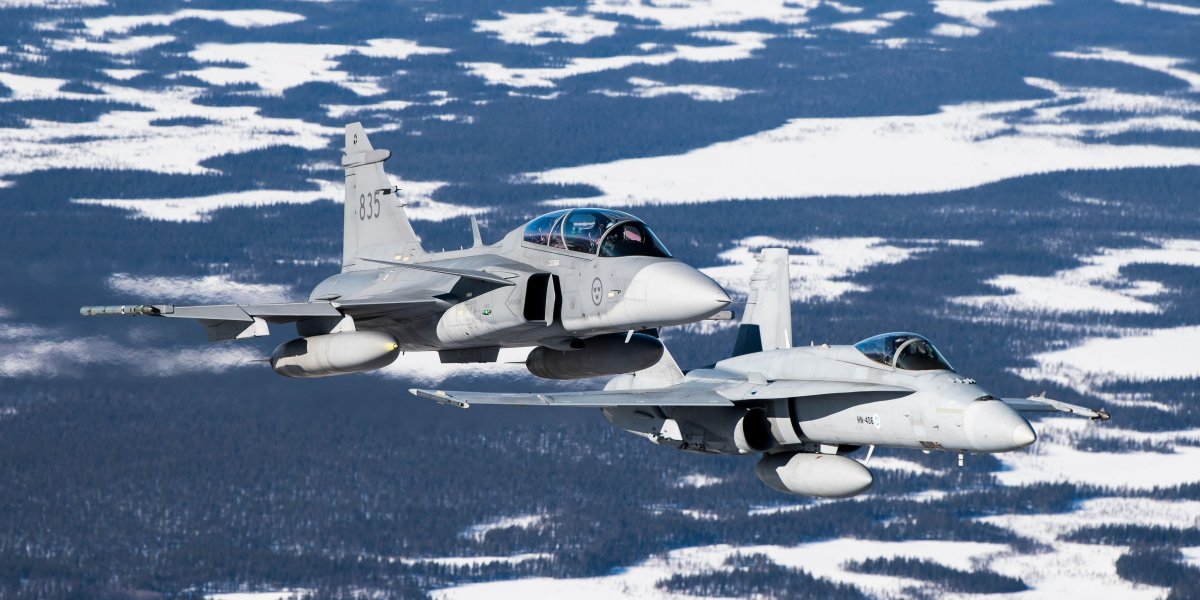 Finlandiya ve İsveç'ten ortak hava operasyonu: Rus uçakları takip edildi