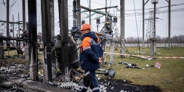 Ukrayna'da Rus saldırılarından sonra 600 binden fazla kişi elektrik kesintisine yaşıyor