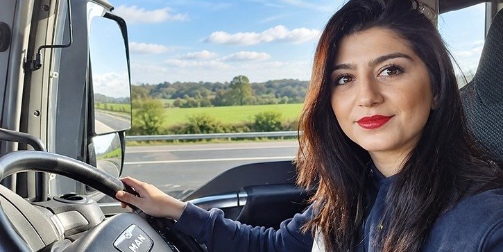Fransa'dan 4.300 kilometrelik yardım yolculuğu: Gülfem Zengin'in deprem dayanışması